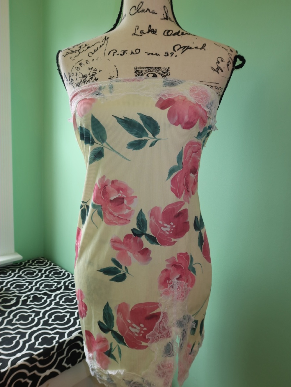 Floral Lace Trim Strapless Dress in Yellow with Pink Roses